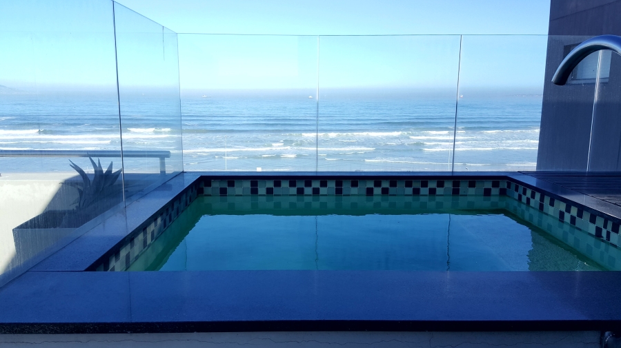 2 Bedroom Property for Sale in Bloubergrant Western Cape
